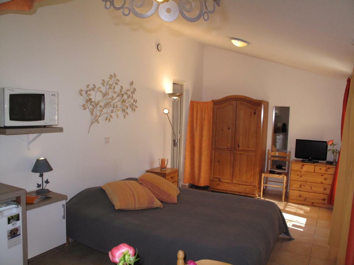 Residence Miro, Gites Avec Piscine Chauffee Et Tennis Les Arcs-sur-Argens Kültér fotó