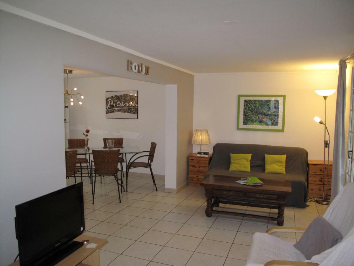 Residence Miro, Gites Avec Piscine Chauffee Et Tennis Les Arcs-sur-Argens Kültér fotó